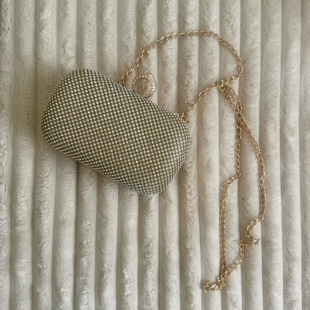 ✨Timeless Gold Chain Clutch